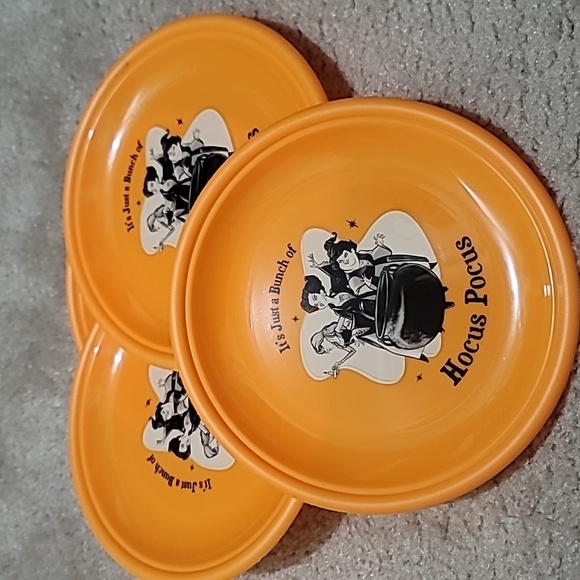 Disney Other - Hocus Pocus Plates Set of 4
